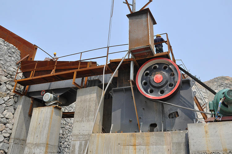 排除颚式破碎机隐患，安全操作是关键