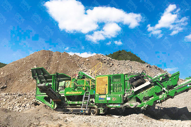 5贵州世邦MC履带移动破碎站.jpg