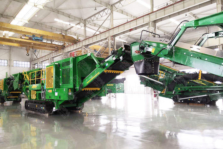 甘肃时产180-200吨石灰石履带移动式破碎生产线